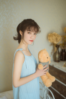 两颗小蜜桃硬了